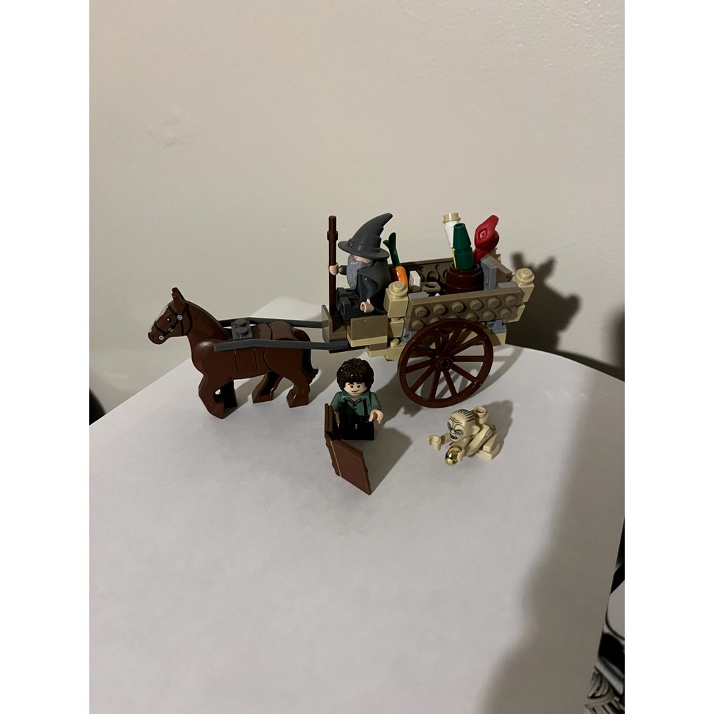 The Lord Of The Rings: Gandalf Arrives COMPLETE + Gollum w/Ring Lego 9469